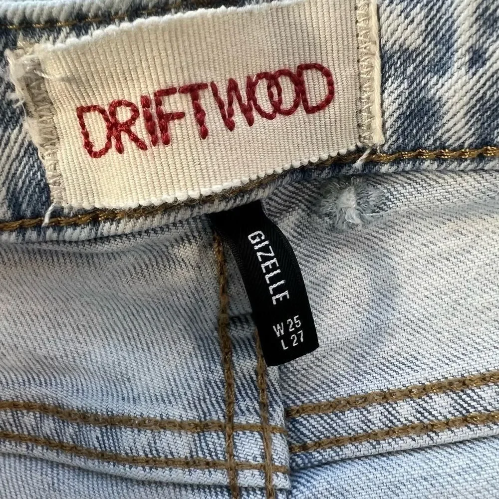 DRIFTWOOD Gizelle Distressed Floral Embroidered Ankle Jeans